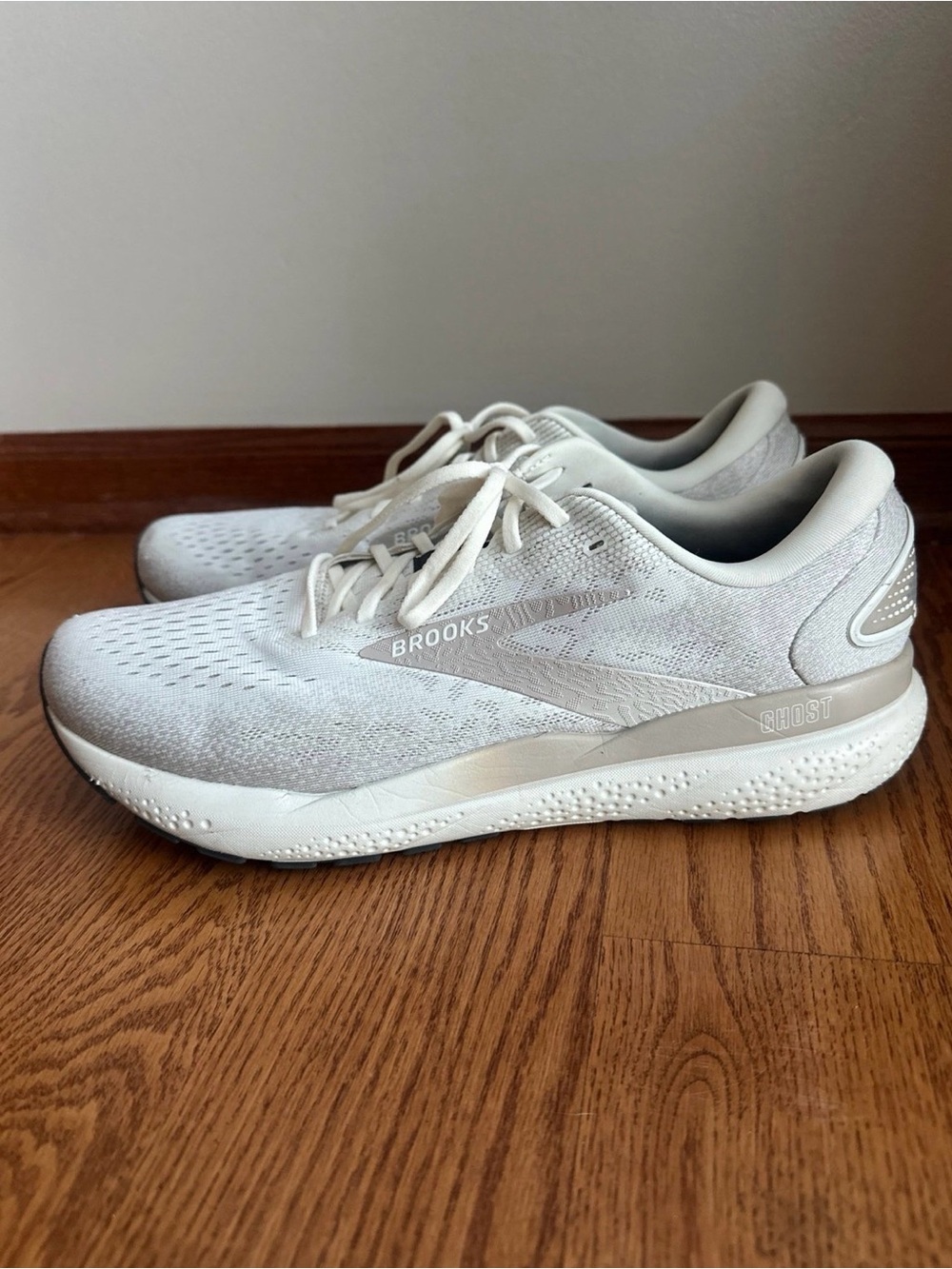 Brooks Ghost 16 Running Shoes Mens 13 Cream - Picture 3 of 8